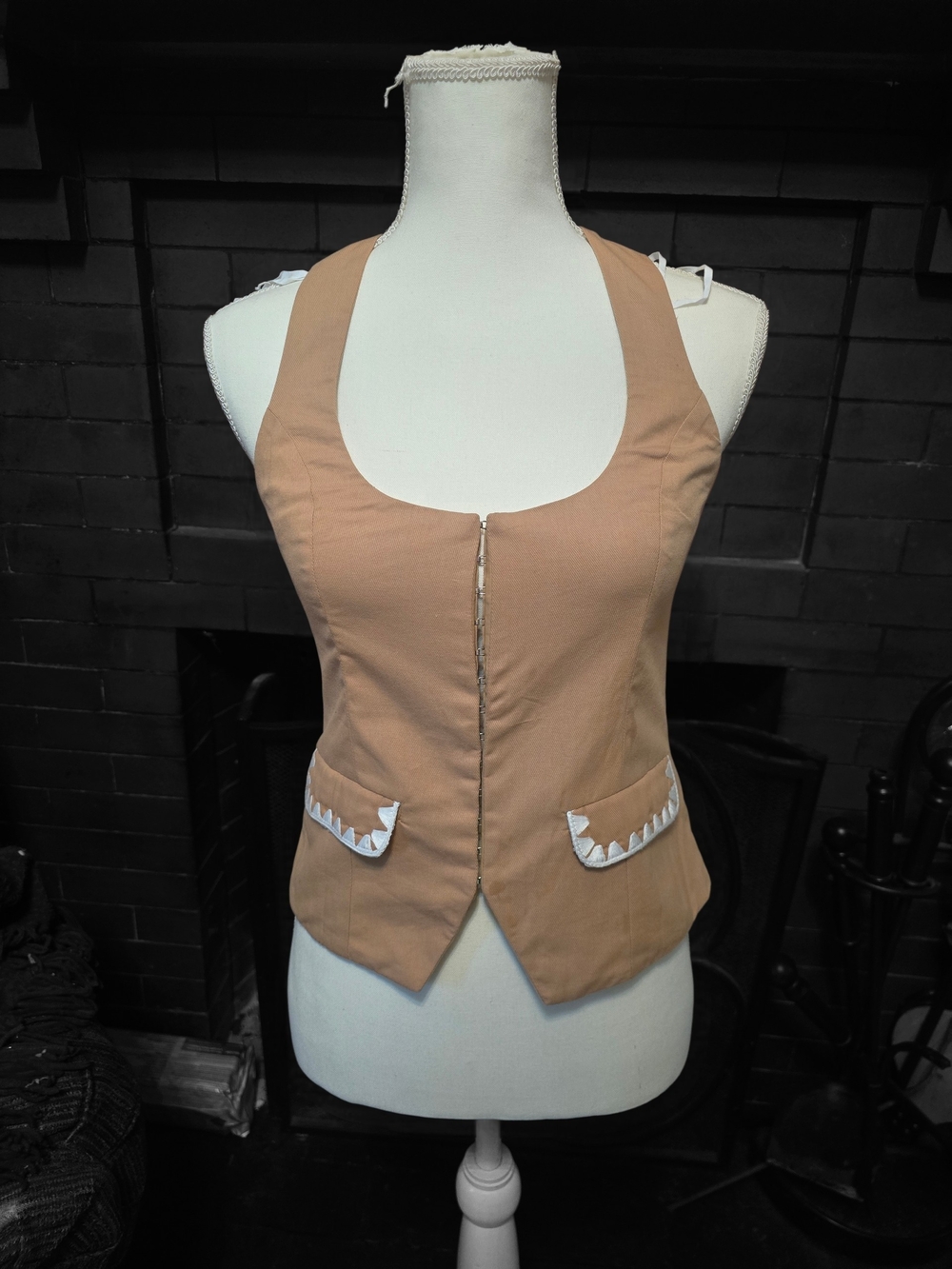 Mon Renn Halter Vest with White Trim